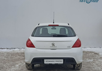 Подержанный автомобиль Peugeot 308 Hatchback 2012 года (6 фото)