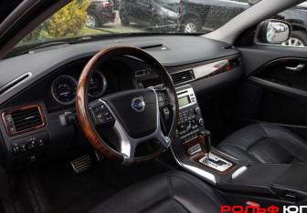 Подержанный автомобиль Volvo S80 2010 года (10 фото)