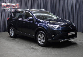 Подержанный автомобиль Toyota RAV4 2018 года (3 фото)