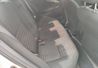 Подержанный автомобиль Toyota Corolla Sedan 2008 года (11 фото)