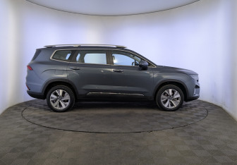 Подержанный автомобиль Geely Okavango 2023 года (4 фото)