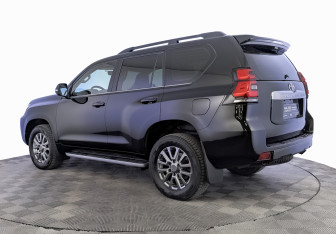 Подержанный автомобиль Toyota Land Cruiser Prado 2019 года (7 фото)