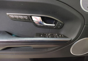 Подержанный автомобиль Land Rover Range Rover Evoque 2012 года (18 фото)