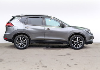 Подержанный автомобиль Nissan X-Trail 2021 года (4 фото)