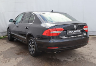 Подержанный автомобиль Skoda Superb Liftback 2013 года (6 фото)