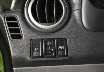 Подержанный автомобиль Suzuki SX4 Hatchback 2009 года (17 фото)