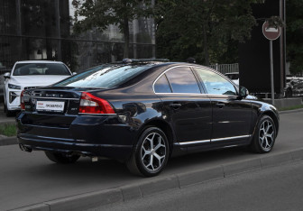Подержанный автомобиль Volvo S80 2007 года (5 фото)