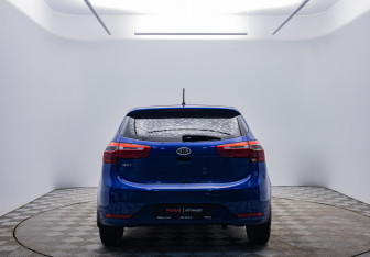 Подержанный автомобиль Kia Rio Hatchback 2012 года (4 фото)