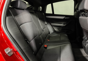 Подержанный автомобиль BMW X4 2018 года (14 фото)
