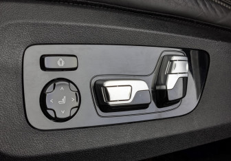 Подержанный автомобиль BMW X6 2022 года (26 фото)