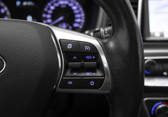 Подержанный автомобиль Hyundai Sonata 2017 года (18 фото)