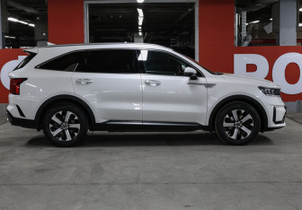 Подержанный автомобиль Kia Sorento 2021 года (4 фото)