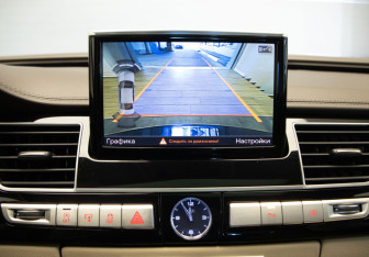 Подержанный автомобиль Audi A8 2016 года (20 фото)