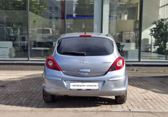 Подержанный автомобиль Opel Corsa 2007 года (6 фото)