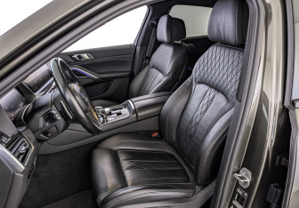 Подержанный автомобиль BMW X6 2022 года (20 фото)
