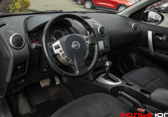 Подержанный автомобиль Nissan Qashqai 2012 года (15 фото)