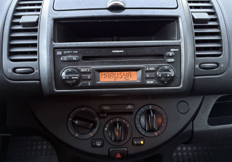 Подержанный автомобиль Nissan Note 2007 года (15 фото)