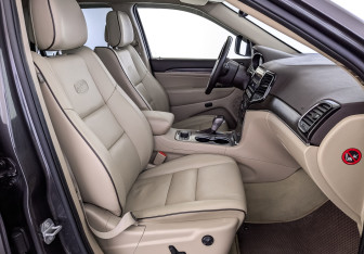 Подержанный автомобиль Jeep Grand Cherokee 2021 года (27 фото)