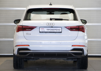 Подержанный автомобиль Audi Q3 2021 года (5 фото)