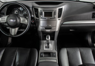 Подержанный автомобиль Subaru Outback Wagon 2011 года (11 фото)