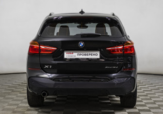 Подержанный автомобиль BMW X1 2018 года (6 фото)