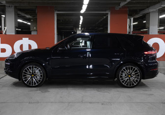 Подержанный автомобиль Porsche Cayenne 2018 года (8 фото)