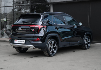 Подержанный автомобиль JAC JS4 2022 года (4 фото)