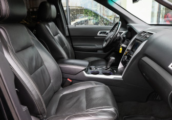 Подержанный автомобиль Ford Explorer 2014 года (10 фото)