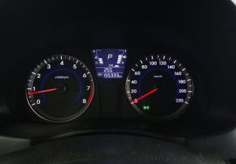 Подержанный автомобиль Hyundai Solaris Sedan 2014 года (13 фото)