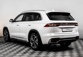 Подержанный автомобиль Geely Monjaro 2023 года (7 фото)