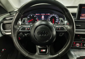 Подержанный автомобиль Audi A7 2012 года (12 фото)