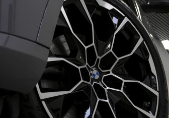 Подержанный автомобиль BMW X7 2024 года (41 фото)