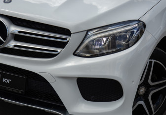 Подержанный автомобиль Mercedes-Benz GLE 2016 года (21 фото)