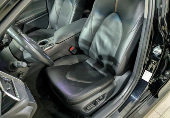 Подержанный автомобиль Toyota Camry Sedan 2020 года (3 фото)