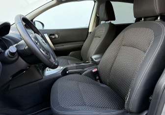 Подержанный автомобиль Nissan Qashqai 2009 года (10 фото)
