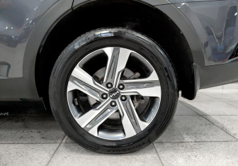 Подержанный автомобиль Kia Sorento 2022 года (18 фото)