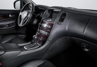 Подержанный автомобиль Infiniti QX50 2013 года (9 фото)