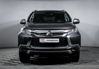 Подержанный автомобиль Mitsubishi Pajero Sport 2018 года (3 фото)