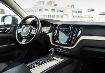 Подержанный автомобиль Volvo XC60 2019 года (11 фото)