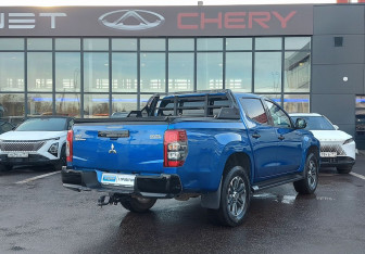 Подержанный автомобиль Mitsubishi L200 2023 года (6 фото)