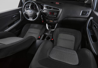 Подержанный автомобиль Kia Ceed Wagon 2017 года (21 фото)