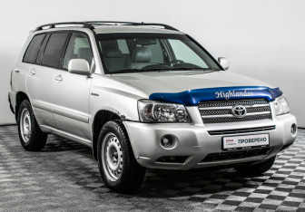 Подержанный автомобиль Toyota Highlander 2005 года (3 фото)