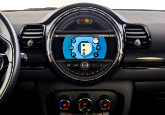 Подержанный автомобиль MINI Clubman Wagon 2019 года (15 фото)
