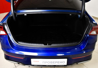 Подержанный автомобиль Kia K5 2020 года (19 фото)