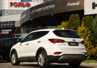 Подержанный автомобиль Hyundai Santa Fe 2017 года (5 фото)