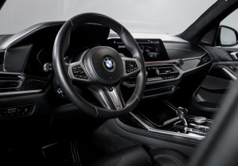 Подержанный автомобиль BMW X7 2020 года (14 фото)