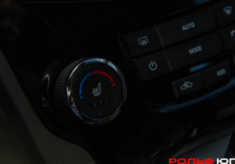 Подержанный автомобиль Chevrolet Orlando 2012 года (9 фото)