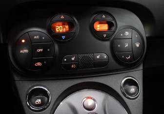 Подержанный автомобиль Fiat 500 Hatchback 2017 года (20 фото)