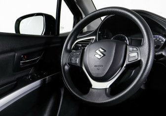 Подержанный автомобиль Suzuki SX4 Hatchback 2014 года (13 фото)