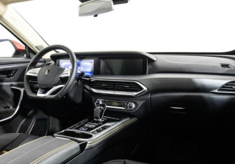 Подержанный автомобиль FAW Bestune T77 2023 года (5 фото)